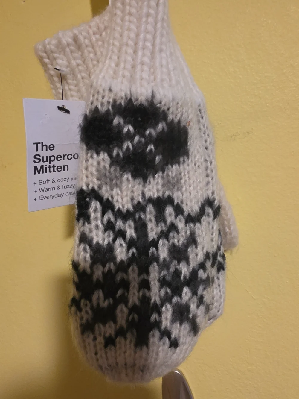 NWT Sonoma Women's One Size Acrylic  Sweater Mittens Warm white black gray